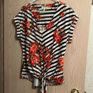 Faith and joy shirt size lrg. Beautiful roses with blue strips attractive